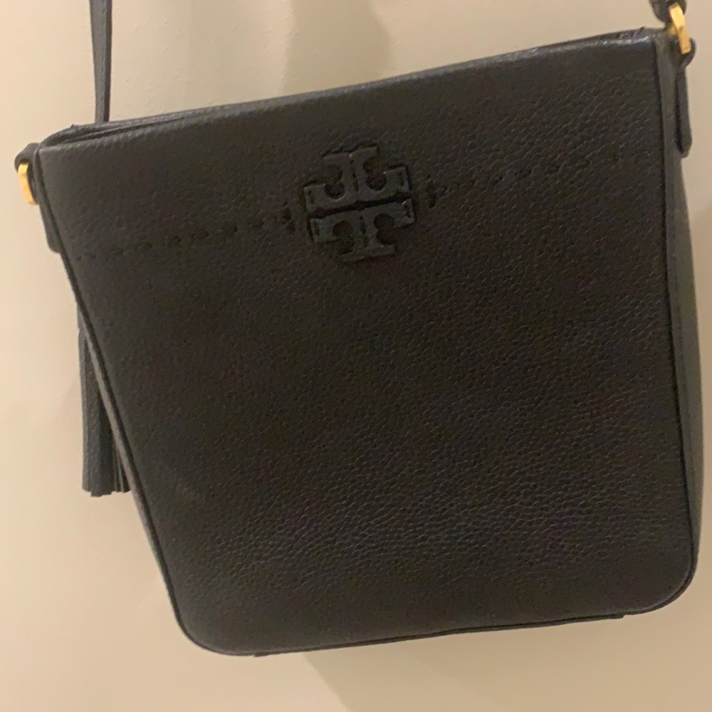 Like new Tory Burch McGraw swing pack black